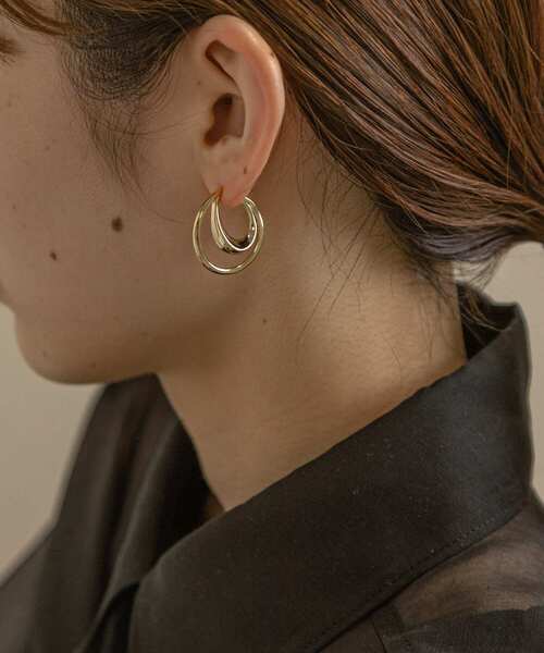 SMELLY(スメリー)の「サークルオーバルピアス(ピアス(両耳用)・レディース・ゴールド・-)」の4枚目の写真