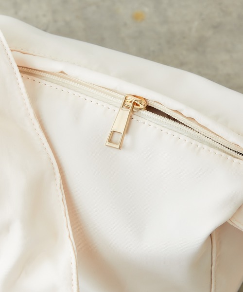 COLLAGE GALLARDAGALANTE（コラージュガリャルダガランテ）の「2WAY仕様/持ち手が変化/ギャザーハンドルショルダー/PAPILLONNER/パピヨネ（ショルダーバッグ・レディース・アイボリー/ブラウン・FREE）」の16枚目の写真