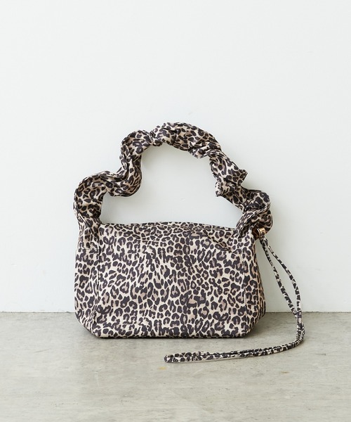 COLLAGE GALLARDAGALANTE（コラージュガリャルダガランテ）の「2WAY仕様/持ち手が変化/ギャザーハンドルショルダー/PAPILLONNER/パピヨネ（ショルダーバッグ・レディース・アイボリー/ブラウン・FREE）」の15枚目の写真