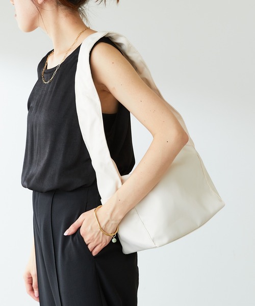 COLLAGE GALLARDAGALANTE（コラージュガリャルダガランテ）の「2WAY仕様/持ち手が変化/ギャザーハンドルショルダー/PAPILLONNER/パピヨネ（ショルダーバッグ・レディース・アイボリー/ブラウン・FREE）」の17枚目の写真