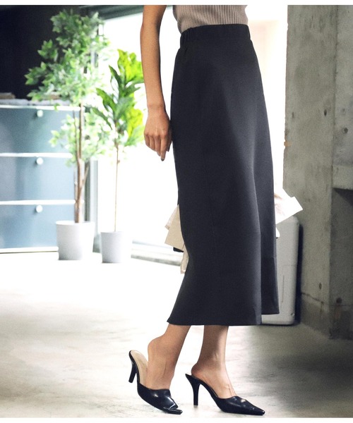 ANAP(アナップ)の「バックスリットロングスカート(スカート・レディース・ブラック/モカ/ライトベージュ・FREE)」の4枚目の写真