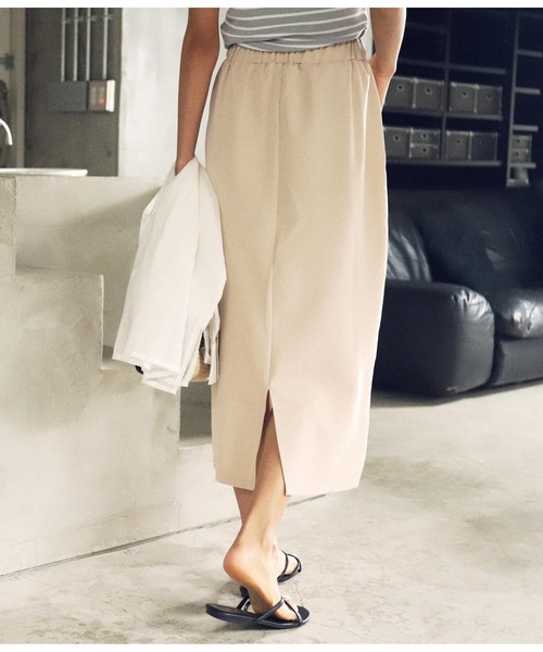 ANAP(アナップ)の「バックスリットロングスカート(スカート・レディース・ブラック/モカ/ライトベージュ・FREE)」の13枚目の写真