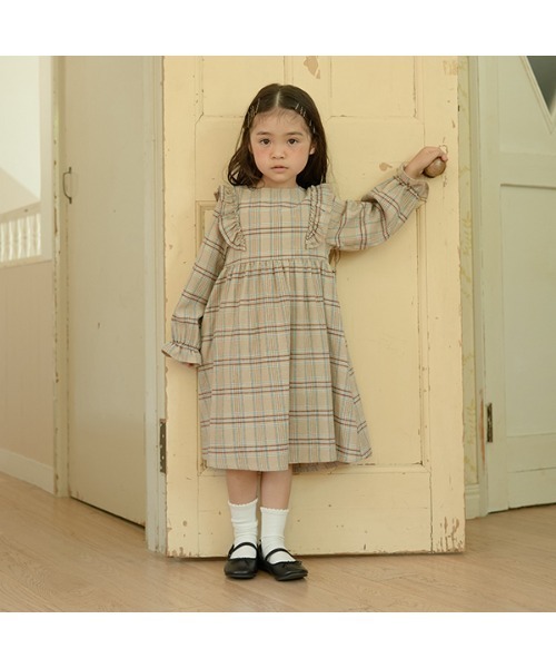 Lycee mine(リセマイン)の「選べる2パターンボリューム袖フリルワンピース(シャツワンピース・キッズ・ダークブラウン/ベージュ/ラベンダー/ライトグレー/アイボリー・100cm/110cm/150cm/130cm/120cm/140cm)」の3枚目の写真