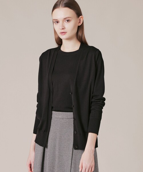 MACKINTOSH LONDON(マッキントッシュ ロンドン)の「リアプレーンニットカーディガン(カーディガン/ボレロ・レディース・イエロー/オレンジ/ブラウン系その他4/ブラック・38)」の2枚目の写真