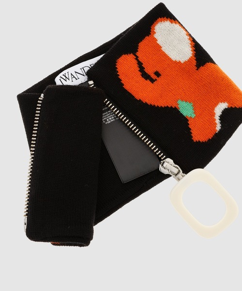 JW Anderson(ジェイダブリューアンダーソン)の「ネックウェア(ネックウォーマー/スヌード・レディース・ブラック・FREE)」の4枚目の写真