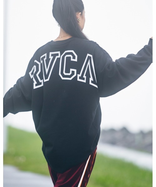 RVCA(ルーカ)の「RVCA レディース ARCHED FAKE RVCA LT ロングスリーブTシャツ【2022年秋冬モデル】/ルーカ長袖ロンT(Tシャツ/カットソー・レディース・ホワイト/ブラック・SMALL/MEDIUM/X-SMALL)」の1枚目の写真