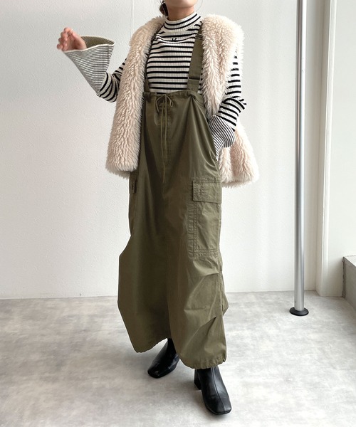 w closet(ダブルクローゼット)の「サスペンダー付きパラシュートスカート(ジャンパースカート・レディース・カーキ/ブラック/ピンク・FREE)」の13枚目の写真