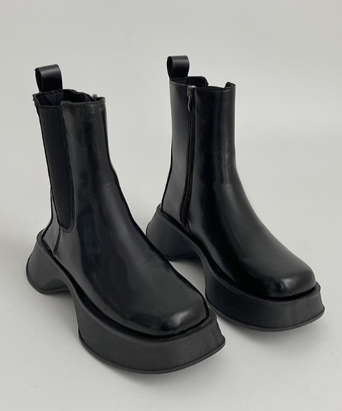 Vipoa(ヴィポア)の「ウェーブソールサイドゴアブーツ(ブーツ・レディース・ブラウン/ホワイト/ブラック・SMALL/MEDIUM/LARGE)」の2枚目の写真