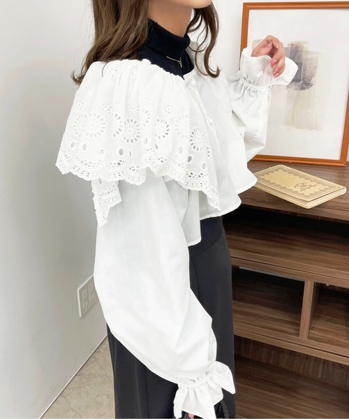 apres jour(アプレジュール)の「コットンレースショートブラウス【ZOZOTOWN限定アイテム】(シャツ/ブラウス・レディース・ブラック/オフホワイト・フリー/X-LARGE)」の3枚目の写真