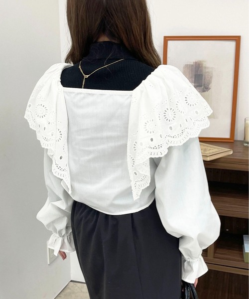 apres jour(アプレジュール)の「コットンレースショートブラウス【ZOZOTOWN限定アイテム】(シャツ/ブラウス・レディース・ブラック/オフホワイト・フリー/X-LARGE)」の6枚目の写真