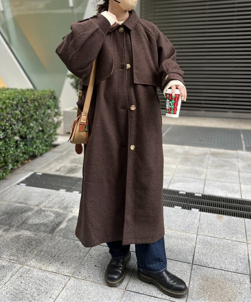 CPCM(シーピーシーエム)の「フェイクウールケープ付きステンカラーコート(ステンカラーコート・レディース・イエロー/グレイッシュベージュ/ダークブラウン・FREE)」の6枚目の写真