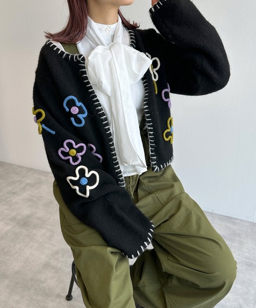 w closet（ダブルクローゼット）の「フラワーモチーフカーディガン