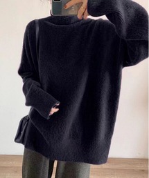 柔らかなタートルネックセーター