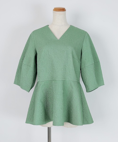 UR'S(ユアーズ)の「ふくれジャガードVネックトップス(Tシャツ/カットソー・レディース・ホワイト/グレイッシュベージュ/ブラック/グリーン・S/M/L)」の10枚目の写真