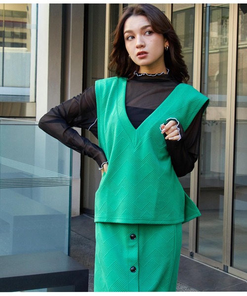 ANAP(アナップ)の「配色メローシアートップスカットソー(Tシャツ/カットソー・レディース・ブラック/グリーン/アイボリー・FREE)」の1枚目の写真