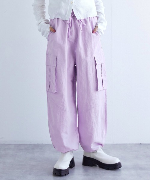 w closet（ダブルクローゼット）の「切替イージーカーゴパンツ（カーゴパンツ・レディース・ブラック/パープル/オフホワイト/カーキ/ピンク/ライトカーキ・FREE）」の5枚目の写真