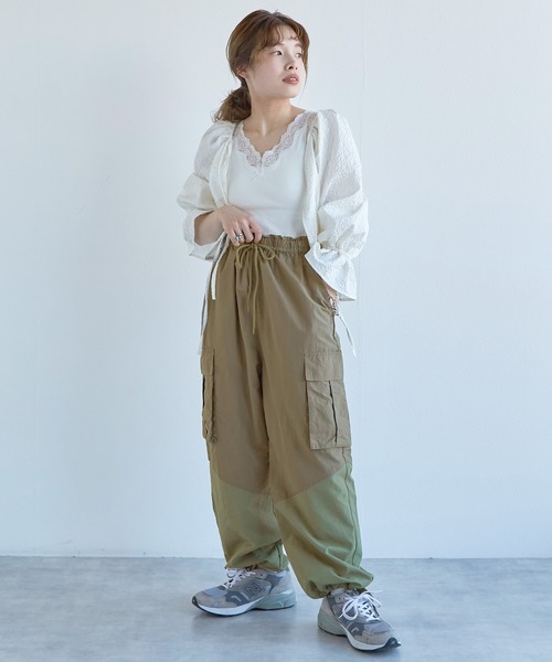 w closet（ダブルクローゼット）の「切替イージーカーゴパンツ（カーゴパンツ・レディース・ブラック/パープル/オフホワイト/カーキ/ピンク/ライトカーキ・FREE）」の7枚目の写真