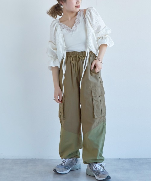 w closet（ダブルクローゼット）の「切替イージーカーゴパンツ（カーゴパンツ・レディース・ブラック/パープル/オフホワイト/カーキ/ピンク/ライトカーキ・FREE）」の12枚目の写真