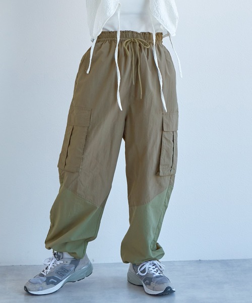 w closet（ダブルクローゼット）の「切替イージーカーゴパンツ（カーゴパンツ・レディース・ブラック/パープル/オフホワイト/カーキ/ピンク/ライトカーキ・FREE）」の14枚目の写真