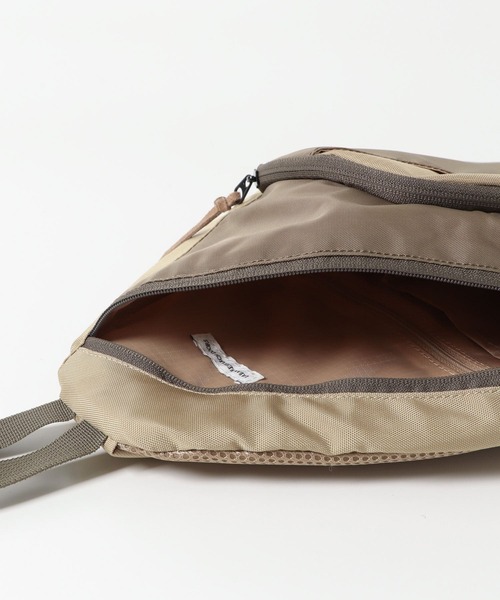 URBAN RESEARCH DOORS（アーバンリサーチドアーズ）の「URD SHOULDER BAG（ショルダーバッグ・メンズ・ブラック/グレー/ベージュ系その他・-）」の13枚目の写真