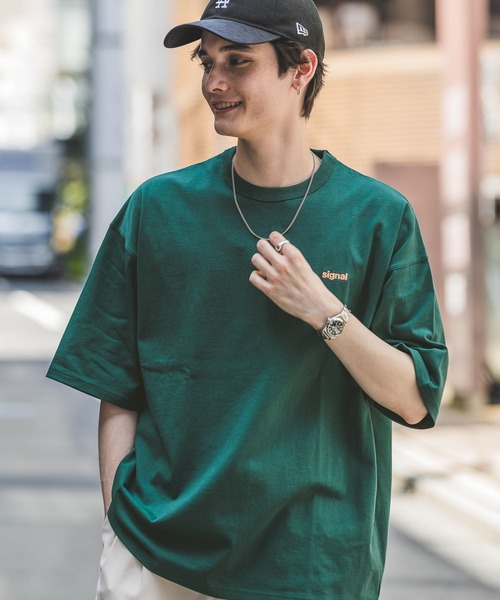 SIGNAL SPORTS(シグナルスポーツ)の「【SIGNAL SPORTS】ワンポイント刺繍/ビッグシルエットTシャツ(Tシャツ/カットソー・メンズ・ホワイト/ホワイト系その他/ブラック/イエロー/ブルー/グリーン・MEDIUM/LARGE)」の4枚目の写真