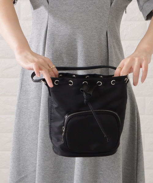 Lace Ladies(レースレディース)の「巾着型多ポケット2WAYショルダーバッグ(ショルダーバッグ・レディース・ブラック・FREE)」の13枚目の写真