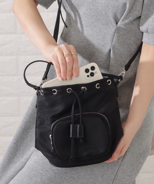 Lace Ladies(レースレディース)の「巾着型多ポケット2WAYショルダーバッグ(ショルダーバッグ・レディース・ブラック・FREE)」の12枚目の写真