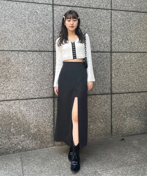 EPIMI E'PIMMY(エピミエピミー)の「ホックデザインリブカーディガン(カーディガン/ボレロ・レディース・オフホワイト/グレー/ブラック・MEDIUM)」の14枚目の写真