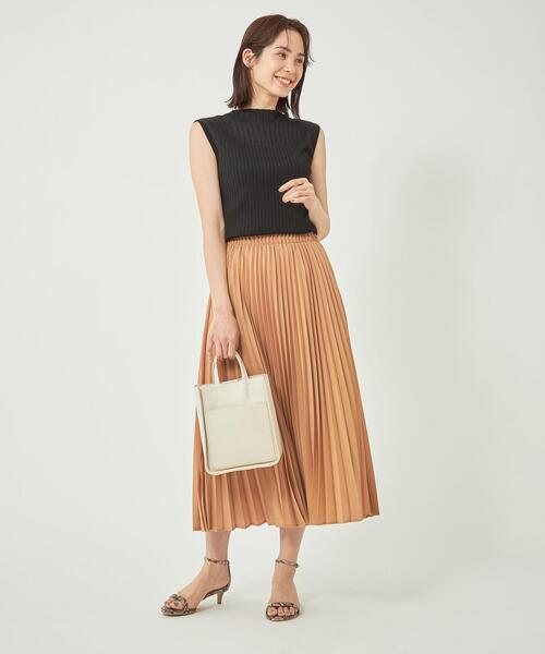 green label relaxing(グリーンレーベルリラクシング)の「アコーディオン プリーツ 無地 / ドット スカート(スカート・レディース・ブラック/ホワイト/コバルトブルー/マスタード・FREE)」の11枚目の写真