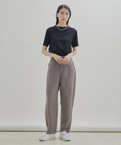 SALON adam et rope'（サロン アダム エ ロペ）の「【UVケア・接触冷感・洗濯耐久】PRIMA VEIL コットンコンパクトTシャツ（Tシャツ/カットソー・レディース・ホワイト/ブラック/カーキ・FREE）」の22枚目の写真