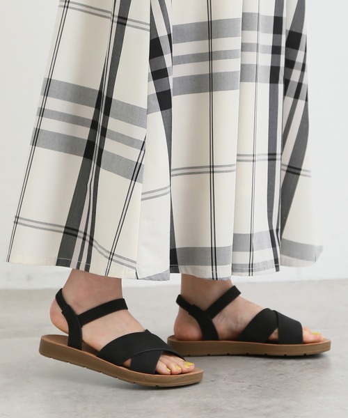 Honeys（ハニーズ）の「クロスフラットサンダル（サンダル