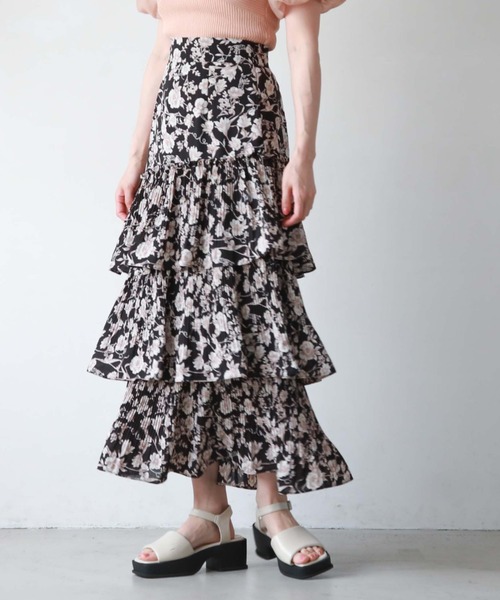 archives（アルシーヴ）の「花柄アシメプリーツティアードスカート（スカート・レディース・ブラック/アイボリー/ブルー・MEDIUM）」の4枚目の写真