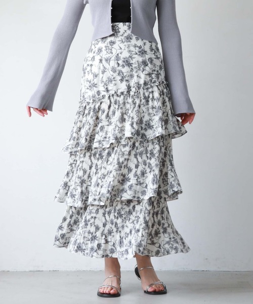 archives（アルシーヴ）の「花柄アシメプリーツティアードスカート（スカート・レディース・ブラック/アイボリー/ブルー・MEDIUM）」の20枚目の写真