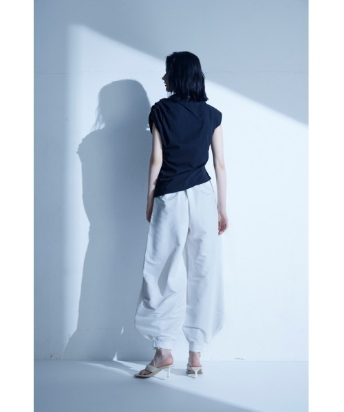 PLUS(プラス)の「【PLUS】ALADDIN BALLOON PT/【PLUS】アラジンバルーンパンツ(その他パンツ・レディース・ブラック/ホワイト・SMALL/MEDIUM)」の4枚目の写真