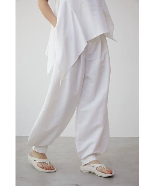 PLUS(プラス)の「【PLUS】ALADDIN BALLOON PT/【PLUS】アラジンバルーンパンツ(その他パンツ・レディース・ブラック/ホワイト・SMALL/MEDIUM)」の10枚目の写真