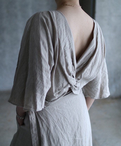 k3&co.（ケイスリーアンドコー）の「SHORT BLOUSE（シャツ/ブラウス・レディース・チャコール/ベージュ・ONE SIZE）」の2枚目の写真