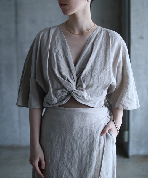 k3&co.（ケイスリーアンドコー）の「SHORT BLOUSE（シャツ/ブラウス・レディース・チャコール/ベージュ・ONE SIZE）」の11枚目の写真