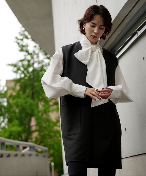 UR'S（ユアーズ）の「ディープVネックミニワンピース（ワンピース