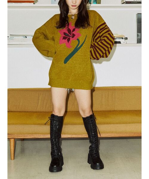 jouetie（ジュエティ）の「フラワーモチーフジャカードニット（ニット/セーター・レディース・ブルー/イエロー/ブラック・MEDIUM）」の6枚目の写真