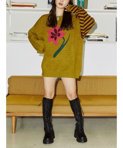 jouetie（ジュエティ）の「フラワーモチーフジャカードニット（ニット/セーター・レディース・ブルー/イエロー/ブラック・MEDIUM）」の8枚目の写真