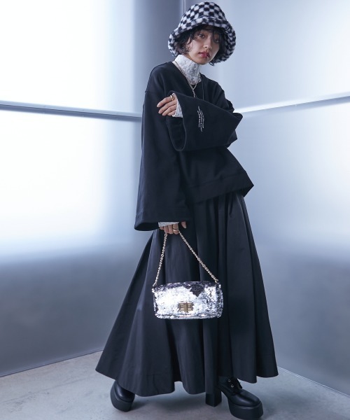 GEVS.(ジェイヴィス)の「<大きいサイズ> ワイドスリーブ裏起毛プルオーバー GEVS.(スウェット・レディース・モカ/ブラック・3L/5L/4L/LL/L)」の9枚目の写真