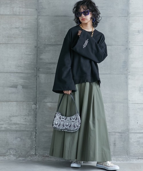GEVS.(ジェイヴィス)の「<大きいサイズ> ワイドスリーブ裏起毛プルオーバー GEVS.(スウェット・レディース・モカ/ブラック・3L/5L/4L/LL/L)」の11枚目の写真