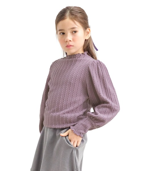 Bee des Bee(ビーデスビー)の「模様編み風ハイネックプルオーバー(その他トップス・キッズ・パープル系/アイボリー/ブラック/モカ・110cm/140cm/120cm/150cm/130cm/100cm)」の4枚目の写真