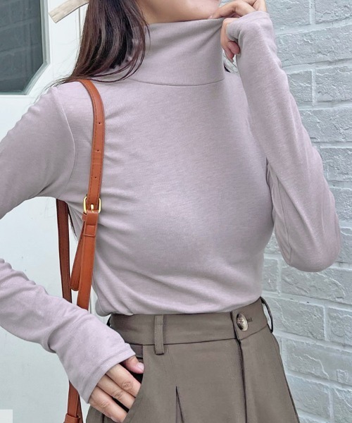 ad thie(アドティエ)の「滑らかストレッチ素材 プレーンタートル(Tシャツ/カットソー・レディース・ブラック/ピンク/ブラウン/チャコール/オフホワイト/ナチュラル・FREE/LL)」の6枚目の写真