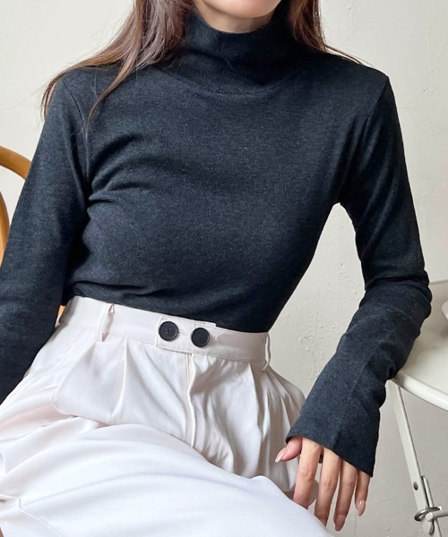 ad thie(アドティエ)の「滑らかストレッチ素材 プレーンタートル(Tシャツ/カットソー・レディース・ブラック/ピンク/ブラウン/チャコール/オフホワイト/ナチュラル・FREE/LL)」の4枚目の写真