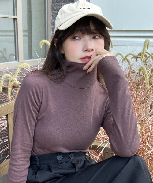 ad thie(アドティエ)の「滑らかストレッチ素材 プレーンタートル(Tシャツ/カットソー・レディース・ブラック/ピンク/ブラウン/チャコール/オフホワイト/ナチュラル・FREE/LL)」の17枚目の写真