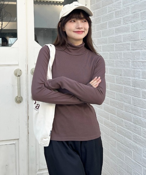 ad thie(アドティエ)の「滑らかストレッチ素材 プレーンタートル(Tシャツ/カットソー・レディース・ブラック/ピンク/ブラウン/チャコール/オフホワイト/ナチュラル・FREE/LL)」の18枚目の写真