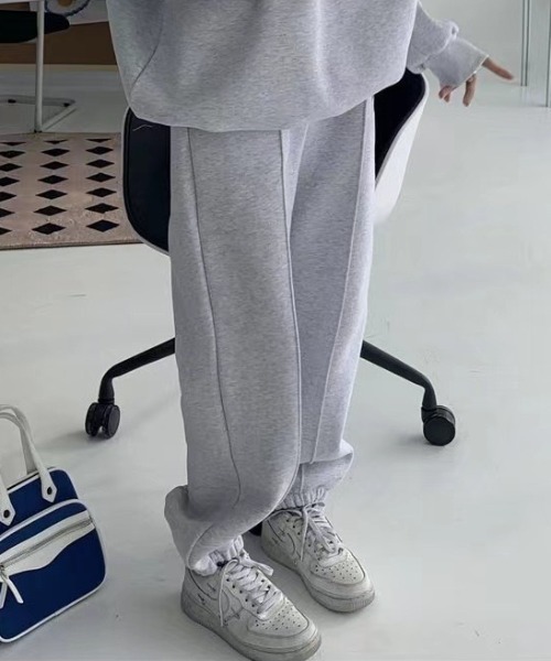 MYMOOD.（マイムード）の「【上下2点セット】ワンポイント 裏起毛スウェットセットアップ ルームウェア（その他ルームウェア・レディース・ブラック/グレー・FREE）」の9枚目の写真