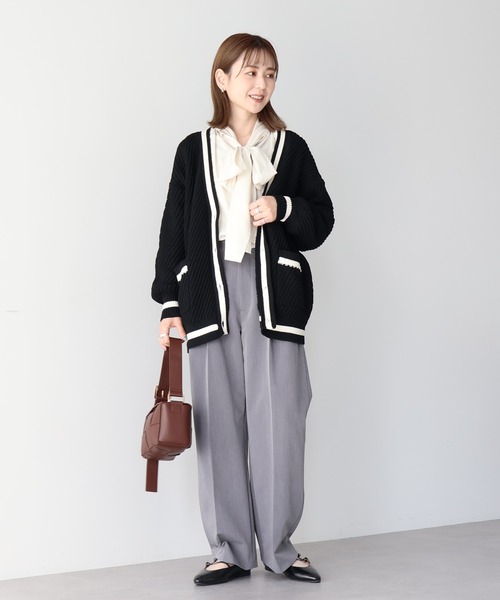 AMERICAN HOLIC(アメリカンホリック)の「エコカルットチルデンVネックニットカーディガン<エコ・軽い・ニット>(カーディガン/ボレロ・レディース・アイボリー/ブラック・L/M)」の11枚目の写真
