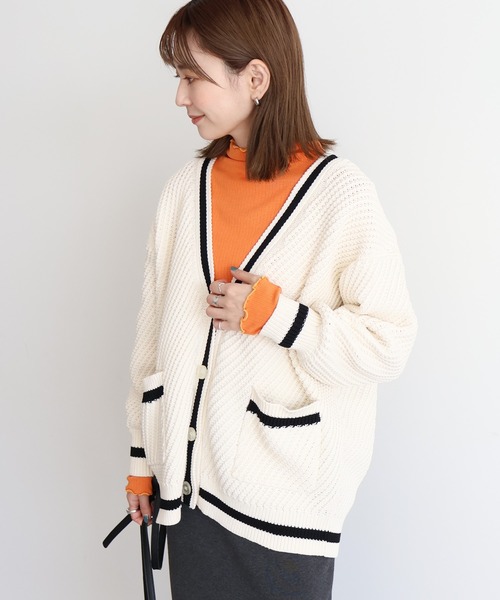 AMERICAN HOLIC(アメリカンホリック)の「エコカルットチルデンVネックニットカーディガン<エコ・軽い・ニット>(カーディガン/ボレロ・レディース・アイボリー/ブラック・L/M)」の17枚目の写真
